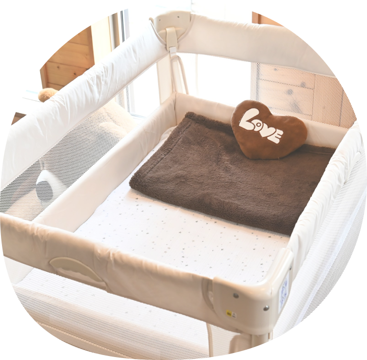 ベビーベッドやオムツ替え台完備